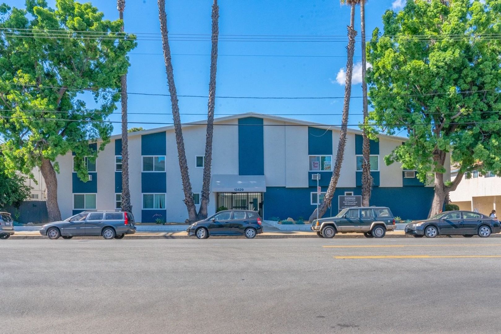 Sherman Oaks Apartment: 13429 Moorpark St.