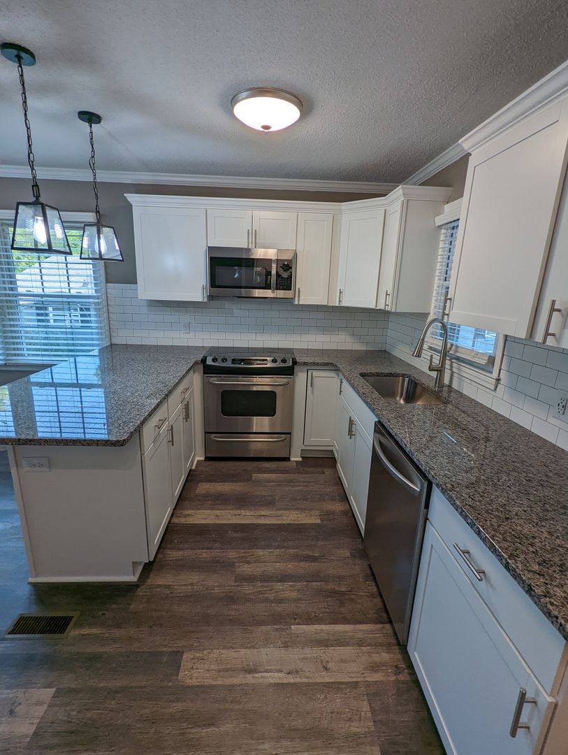 Mount Holly Apartment: 101 Cavin Ave