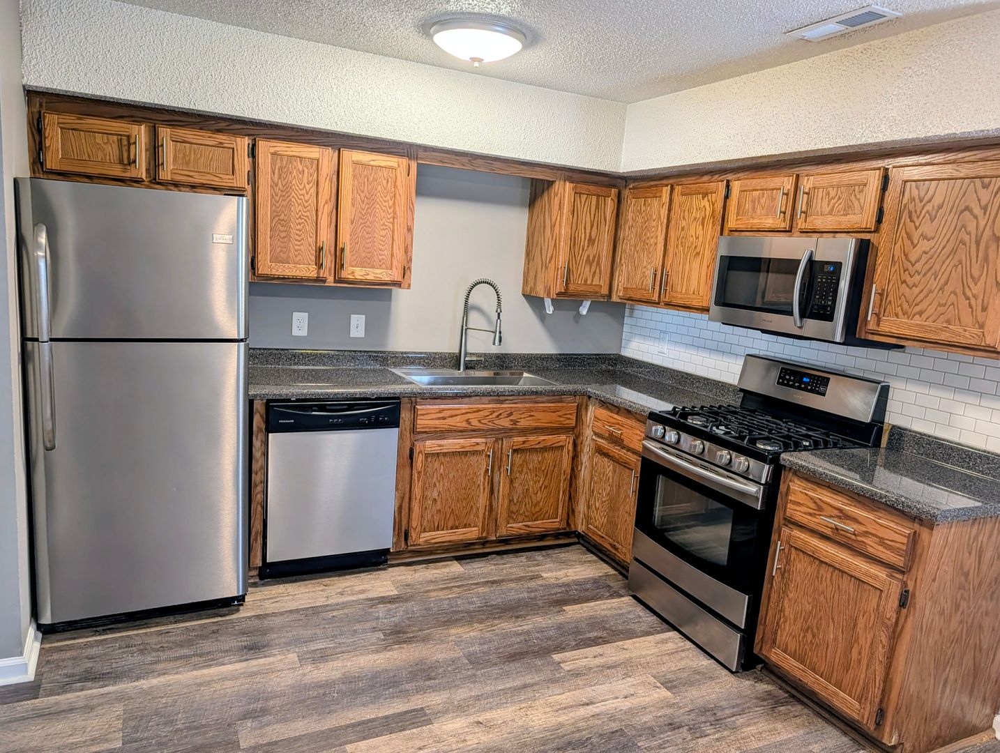 Belmont Apartment: 404 Belmont Mount Holly Road -