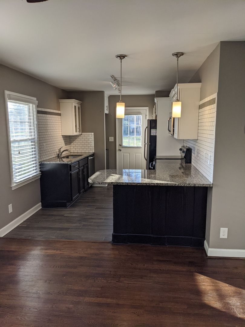 Belmont Apartment: 307-311 Forest Lane