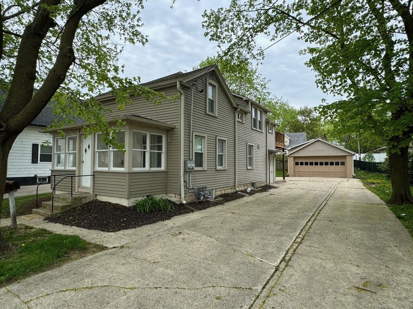 Burlington Apartment: 490 & 492 McHenry St