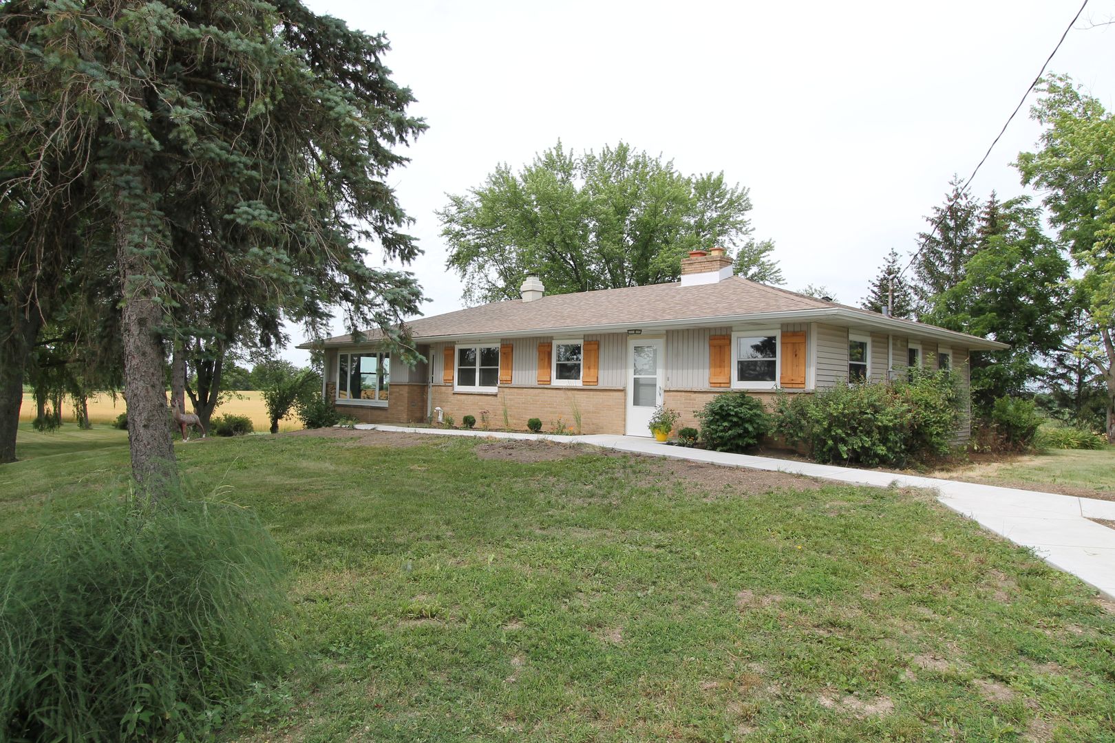 Kansasville House: 24820 County Line Rd