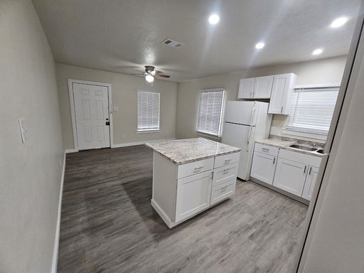 2 bedroom 1 bath cozy duplex in Old East Dallas – photo 1