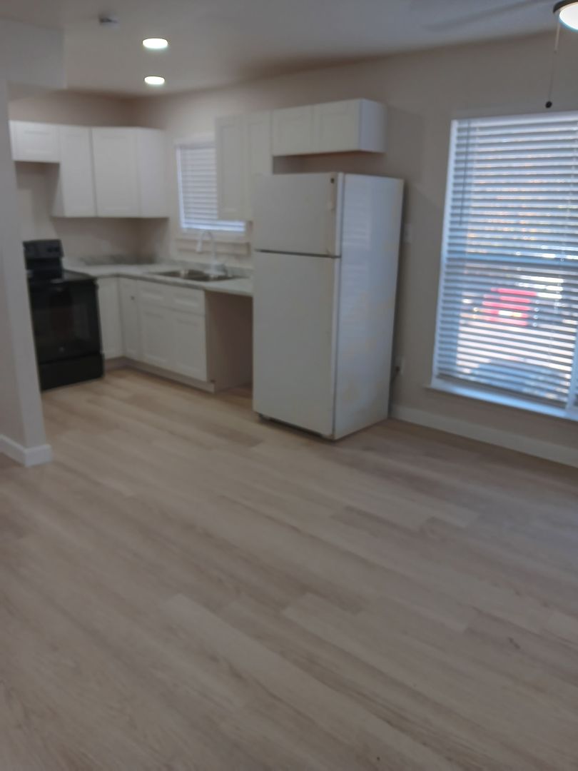 Dallas Apartment: 4821 Gaston