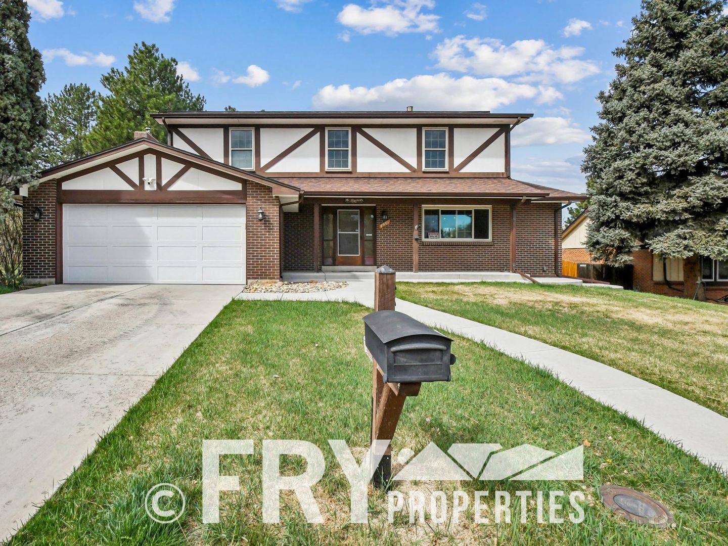 Denver House: 4467 S Zenobia St