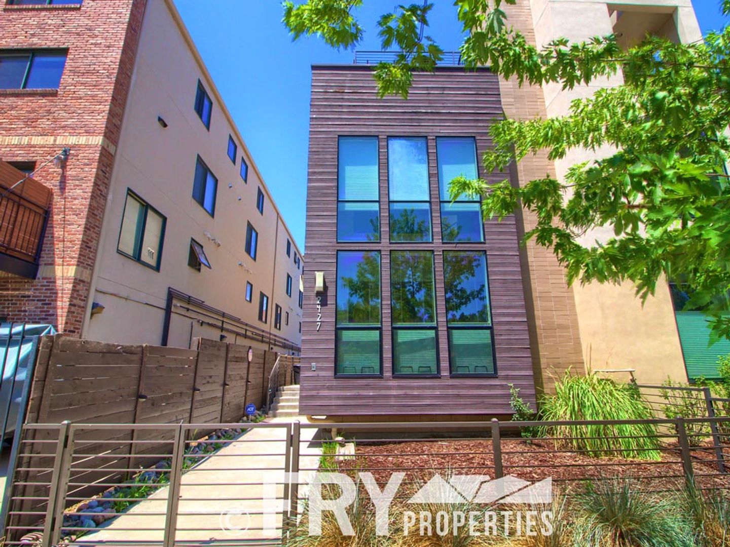 Denver House: 2427 Lawrence Street