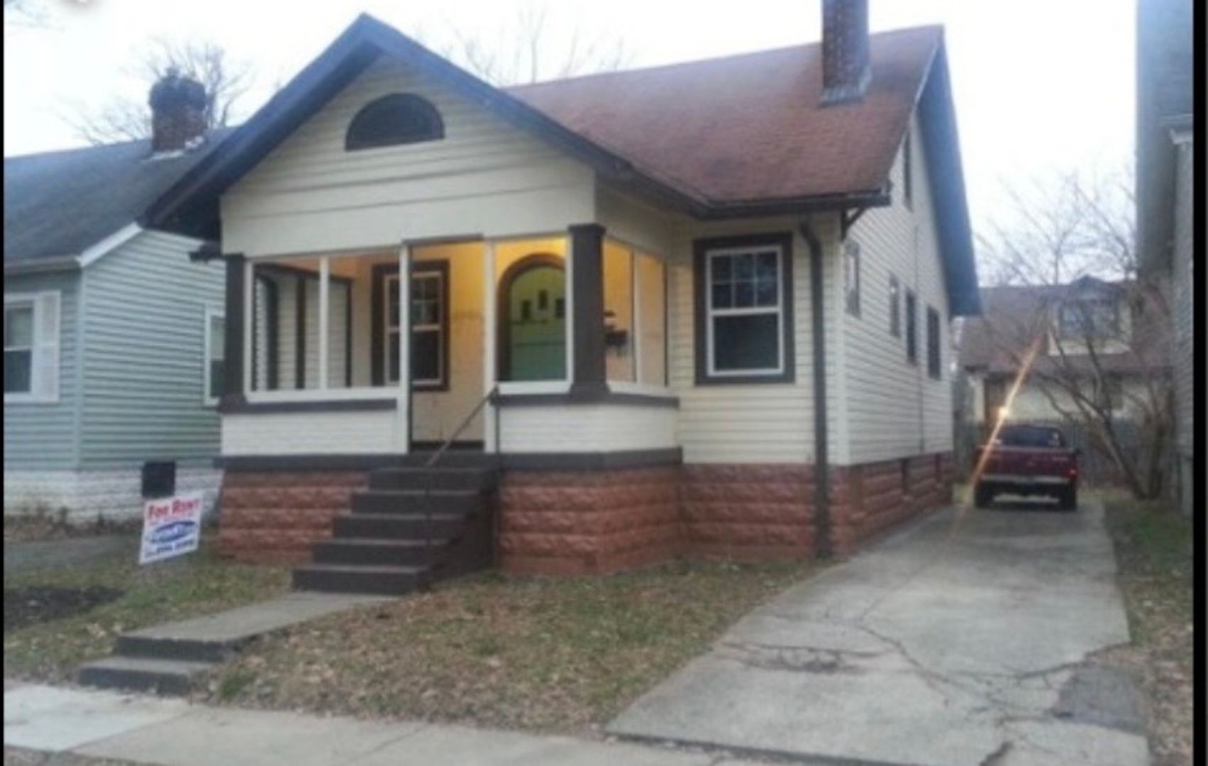Louisville House: 110 S 45th St
