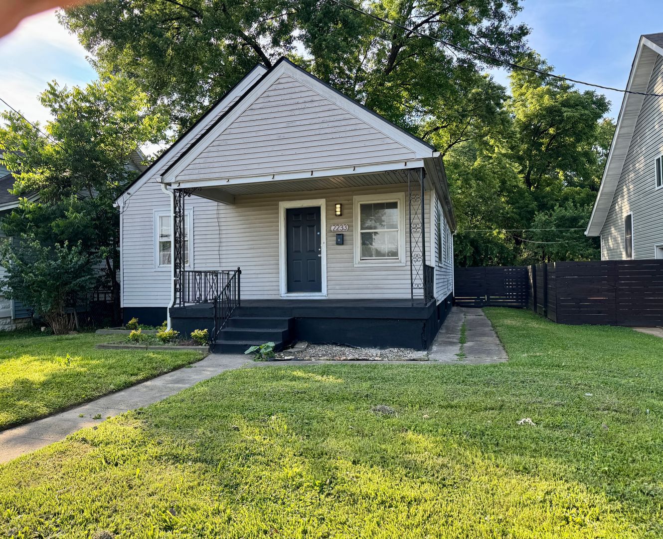 Louisville House: 2233 7th Street Rd
