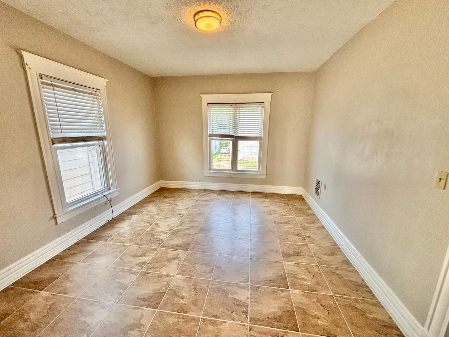 Louisville Apartment: 2805 S 4th St