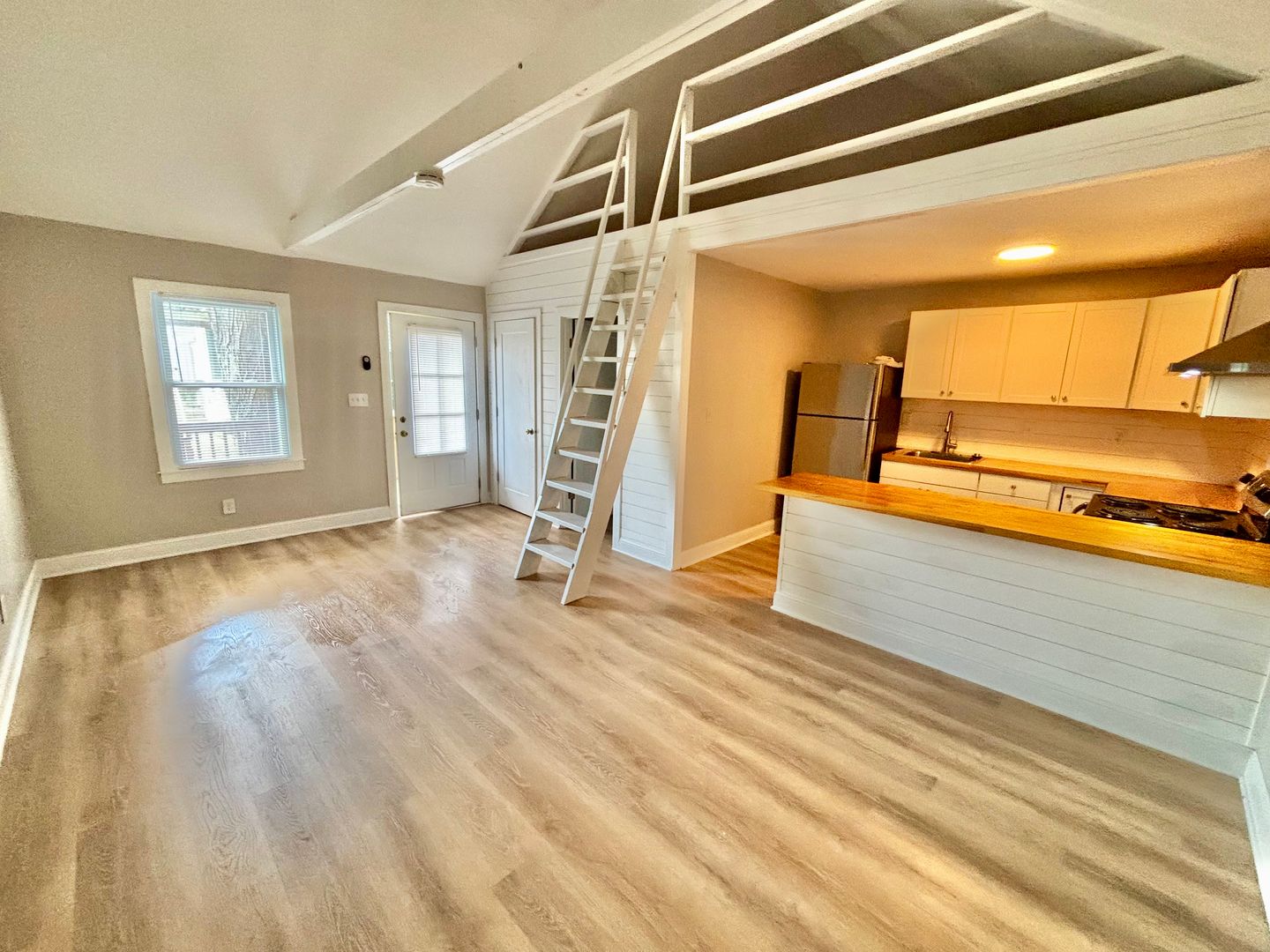 Louisville Apartment: 957 Vine St