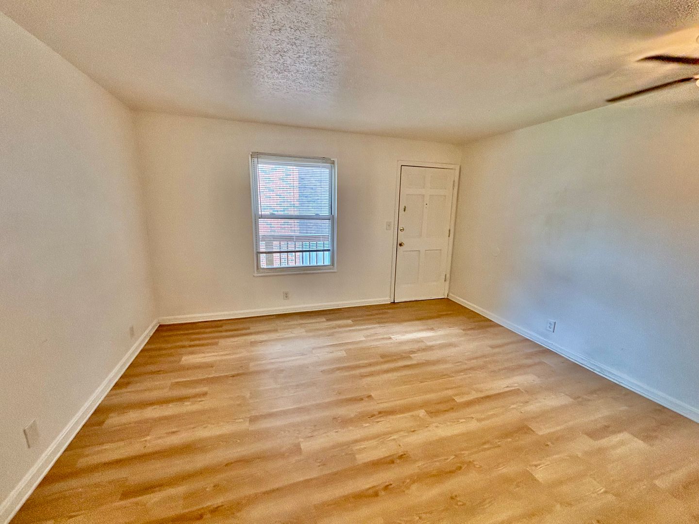 1221 S 3rd Street Unit 10 - Old Louisville 1 Bedroom Apartment 2 of 5
