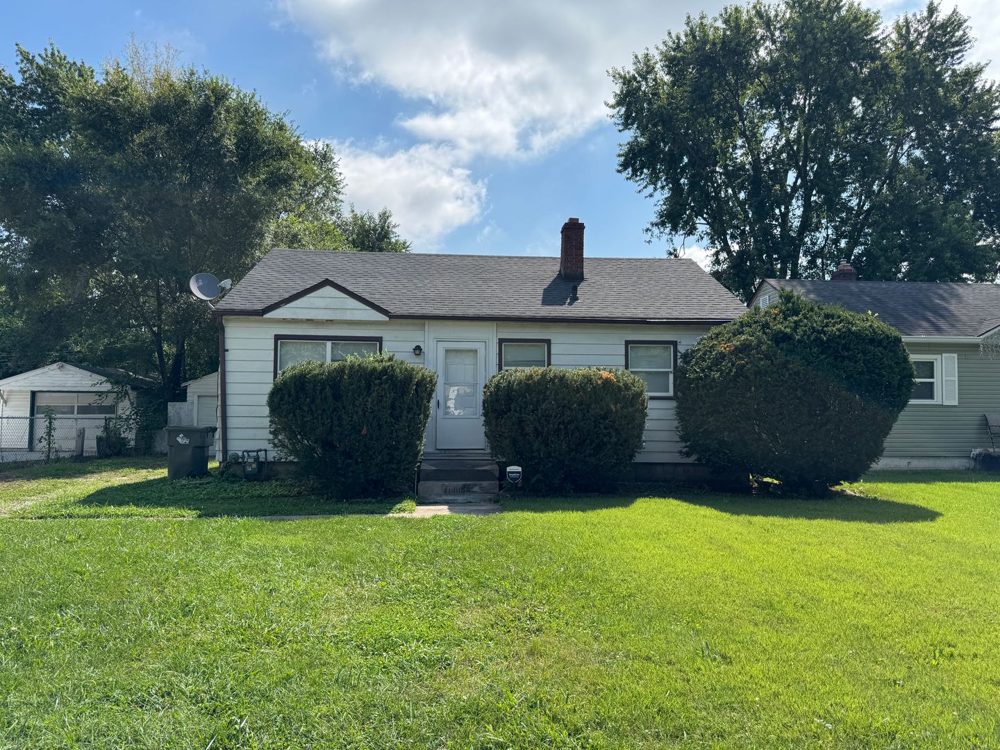 Indianapolis House: 2029 N Goodlet Ave