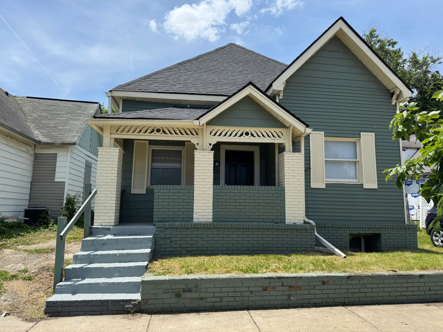 Indianapolis House: 210 N Richland St
