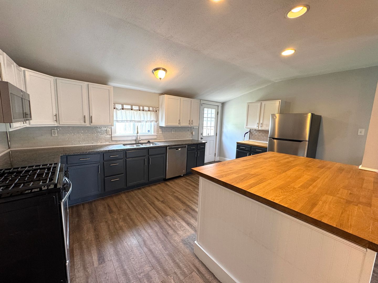 1242 Cottage Ave 5 of 12