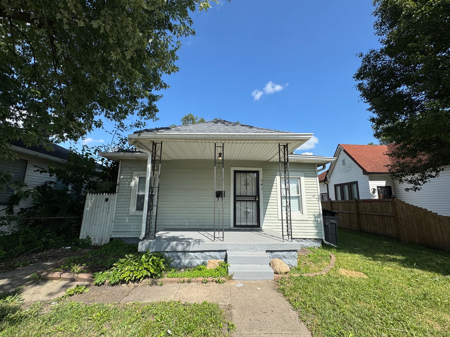 Indianapolis House: 341 S Randolph St