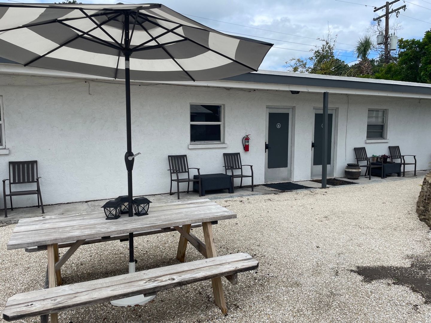 Venice Apartment: 1746 S Tamiami Trl