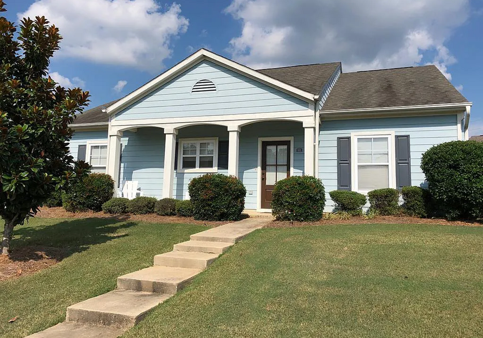 Oxford House: 101 Saucer