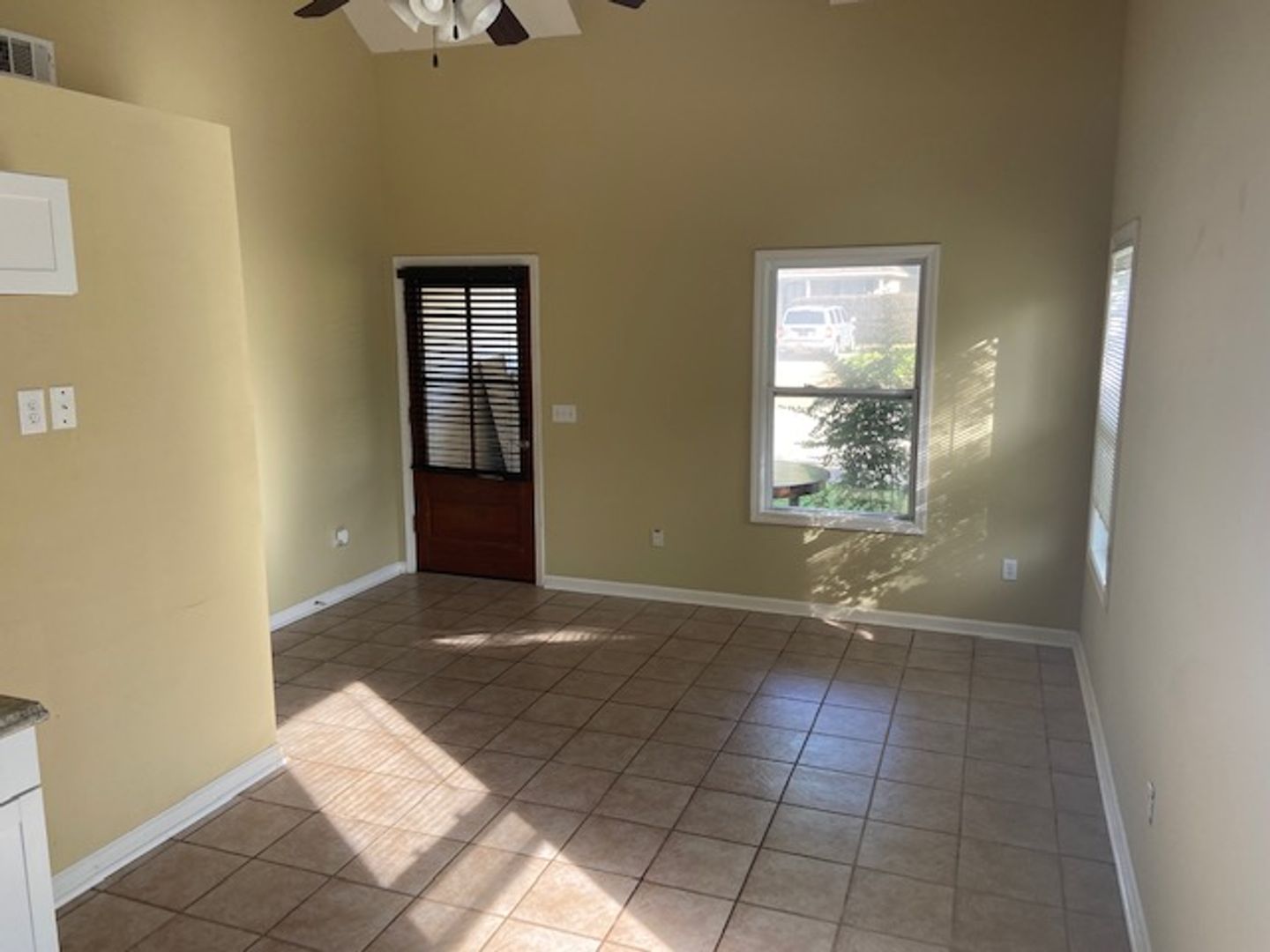 Oxford House: 306 Countryview Cove