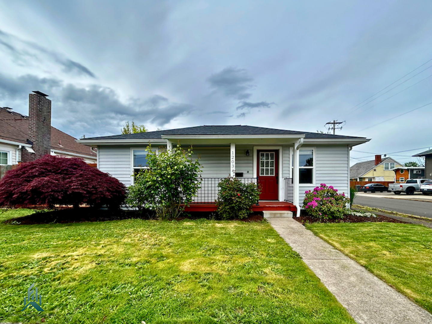 Albany House: 1203 Southwest Queen Avenue