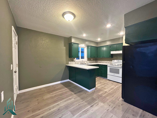 Listing photo thumbnail