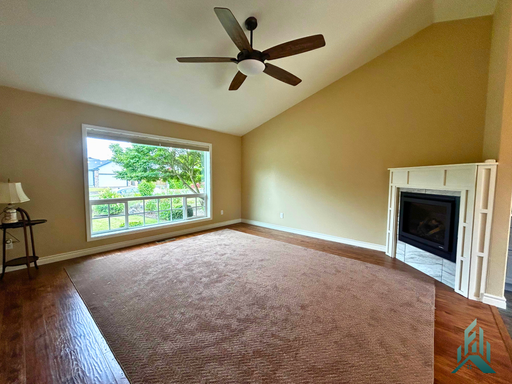 Listing photo thumbnail