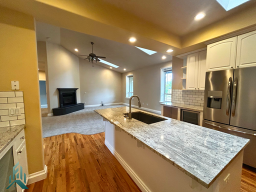 Listing photo thumbnail