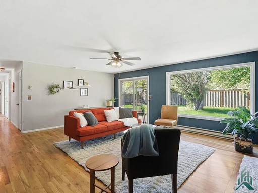 Listing photo thumbnail
