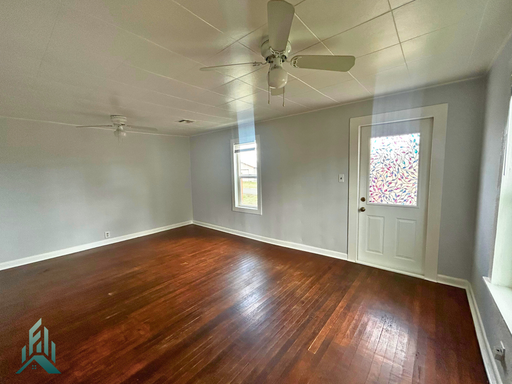 Listing photo thumbnail