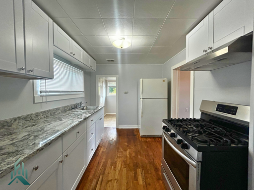 Listing photo thumbnail