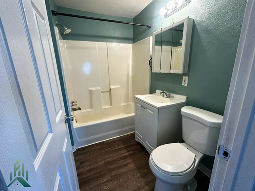 Listing photo thumbnail