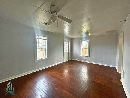 Listing photo thumbnail