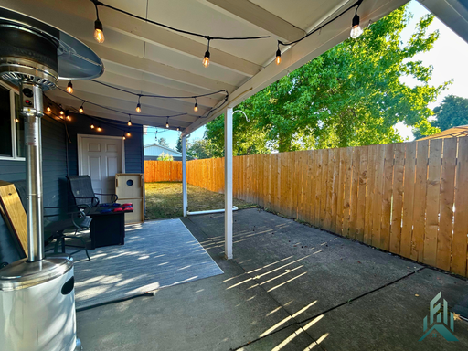 Listing photo thumbnail
