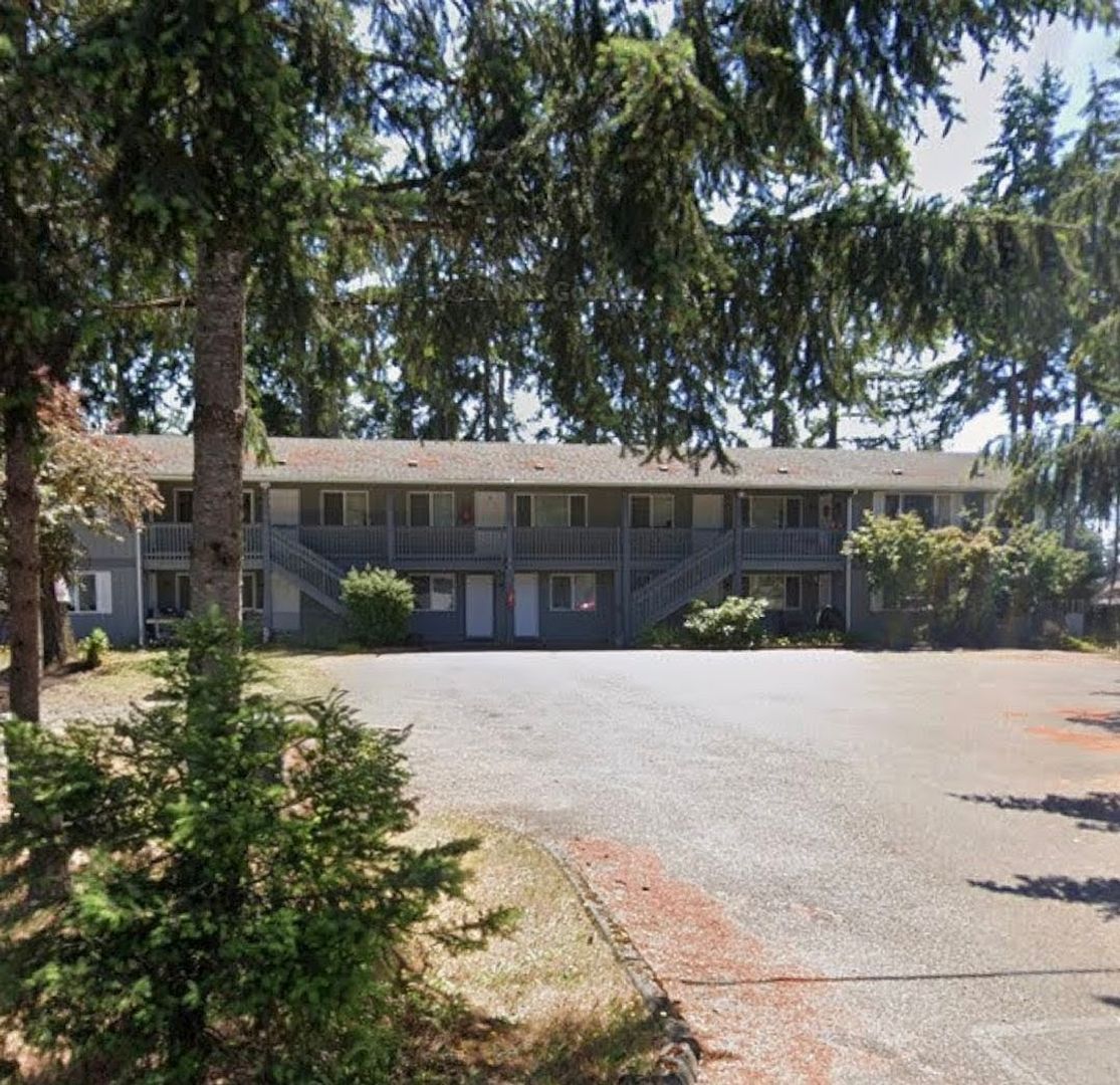 Spanaway Apartment: 424 161st St S