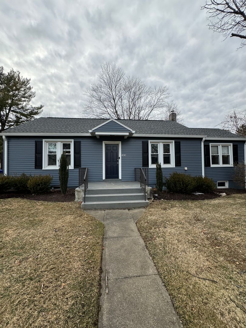 Upper Saucon House: 5454 Camp Meeting Road