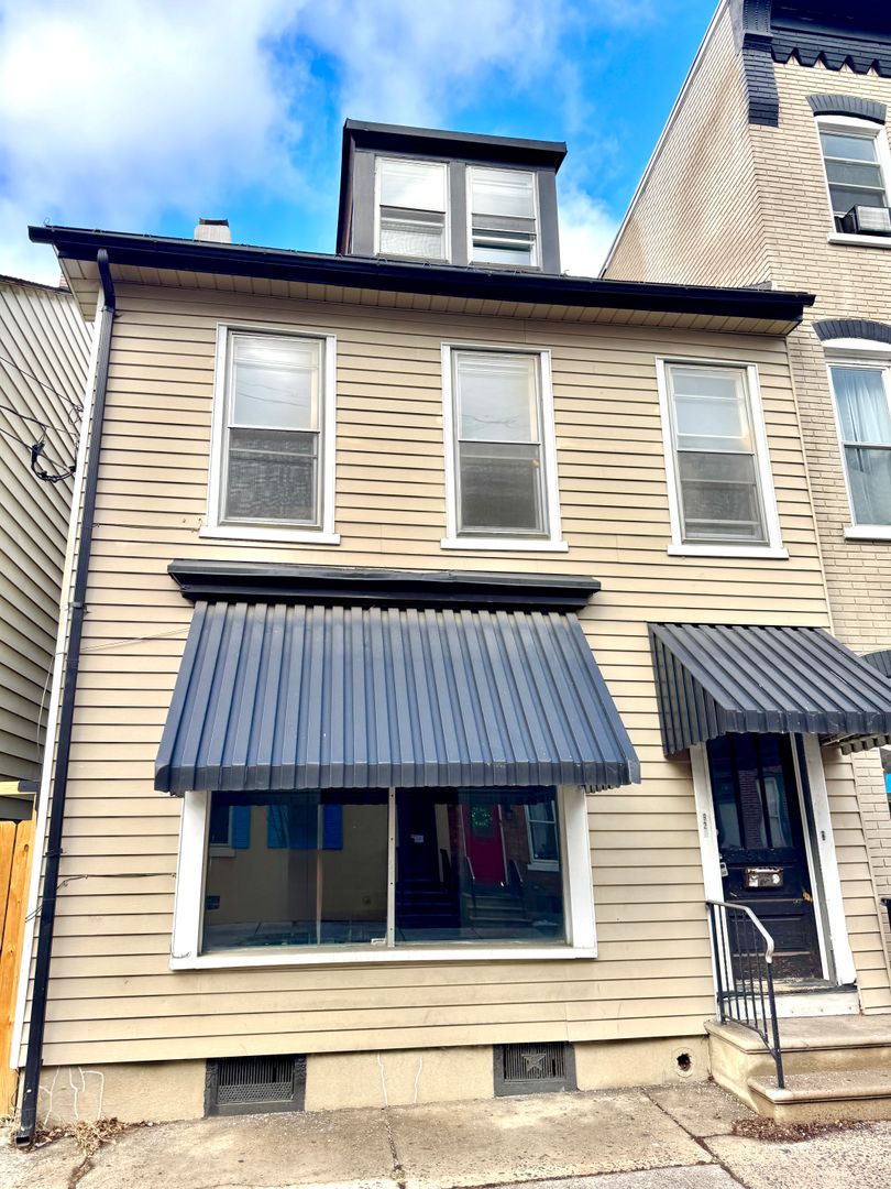 Allentown Apartment: 917 Liberty Street