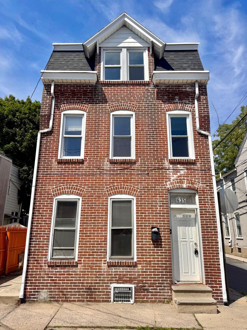 Allentown House: 635 Green Street