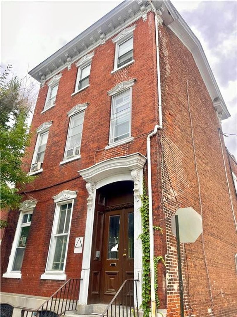 Allentown Apartment: 120-122 N 8th Street