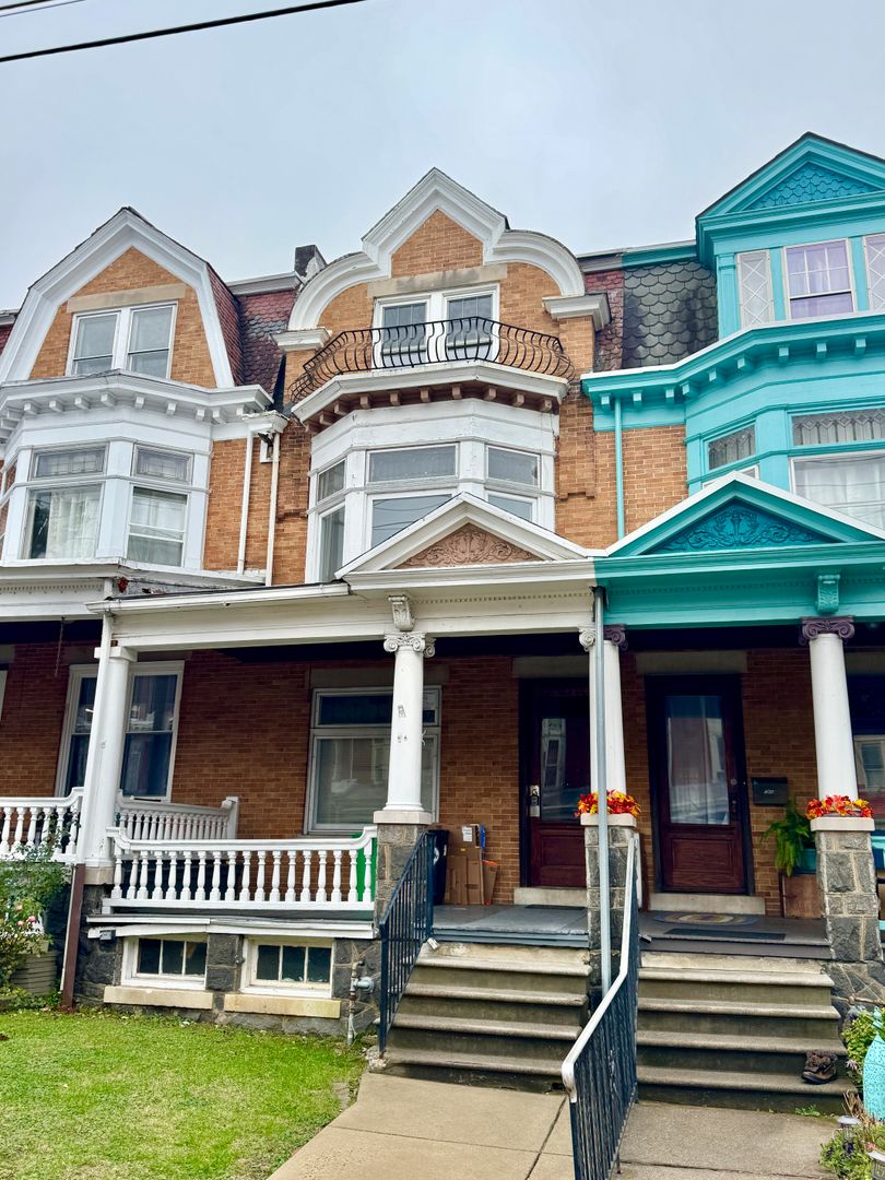 Allentown Apartment: 1620-1/2 W Chew Street