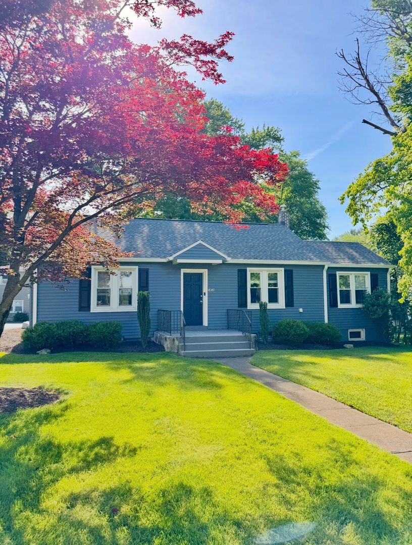 Upper Saucon House: 5454 Camp Meeting Road