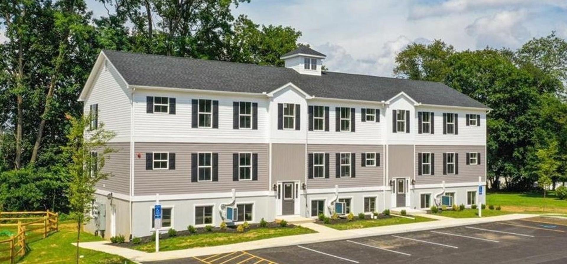 Alburtis Apartment: 315 E Stone Alley
