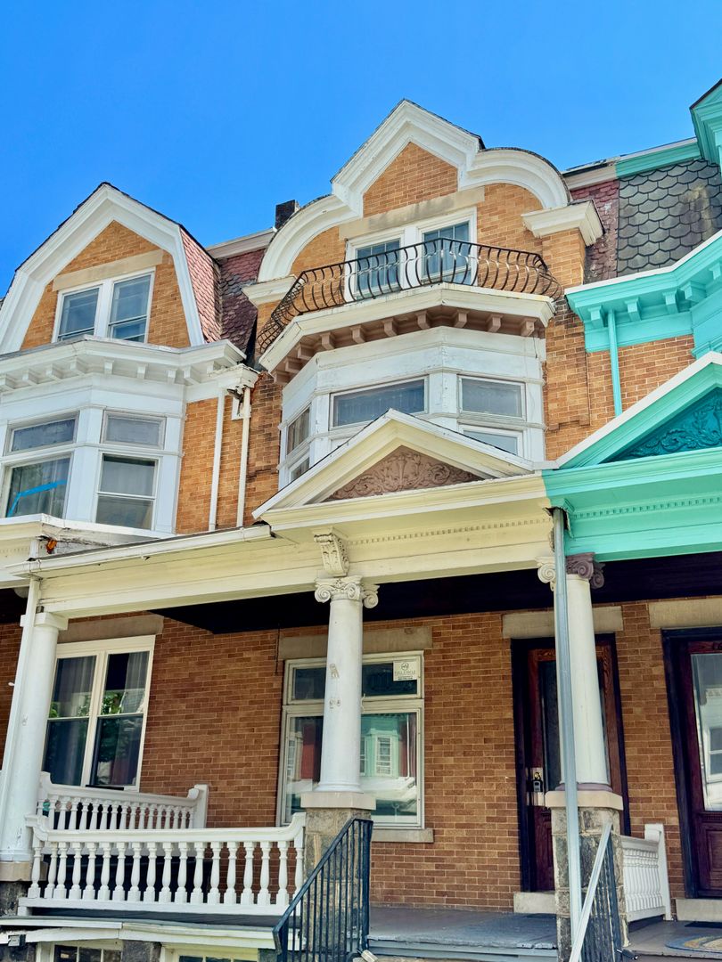 Allentown Apartment: 1620-1/2 W Chew Street
