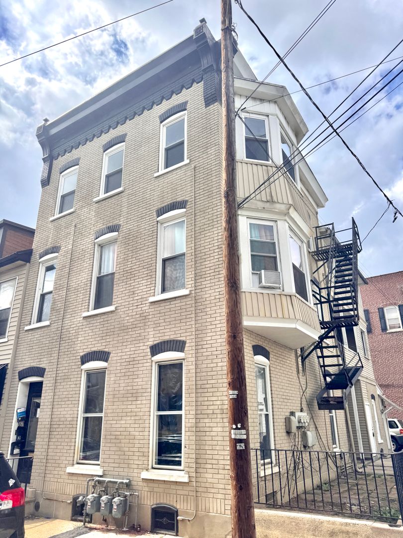 Allentown Apartment: 917 Liberty Street