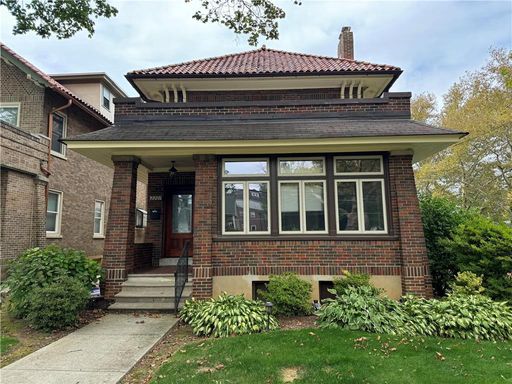 STUNNING FIVE BEDROOM/ THREE AND A HALF BATH West End Home – photo 1
