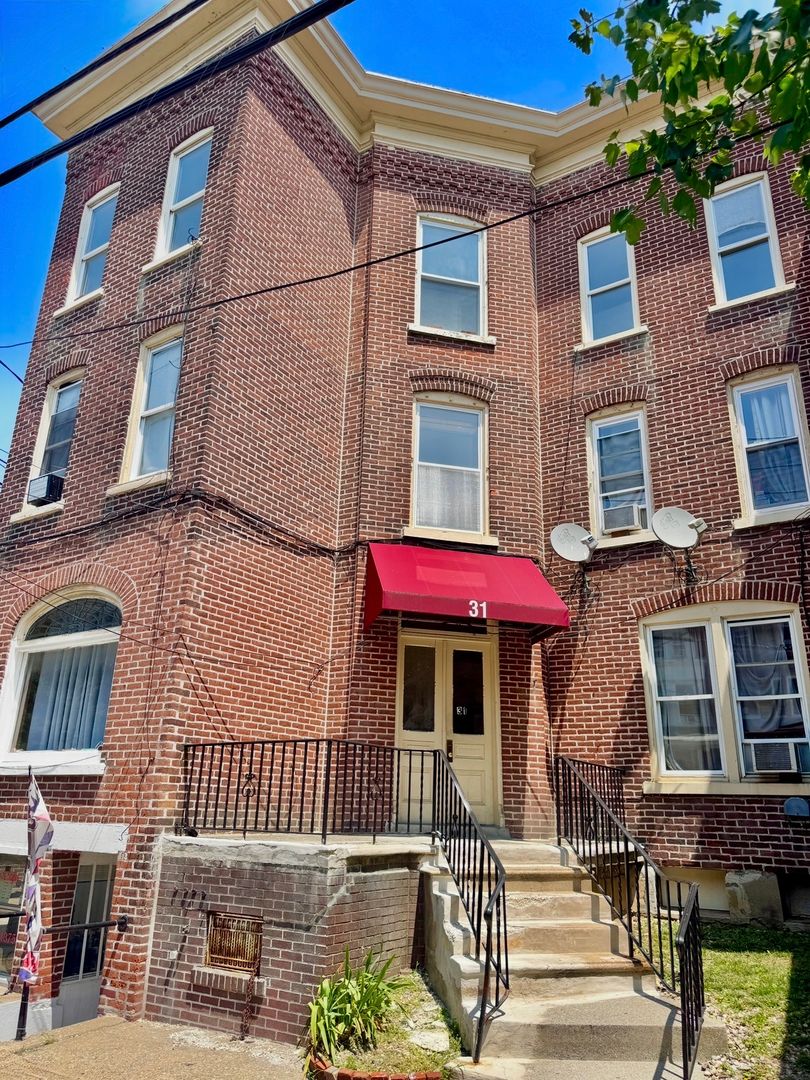Allentown Apartment: 31 N 12th Street