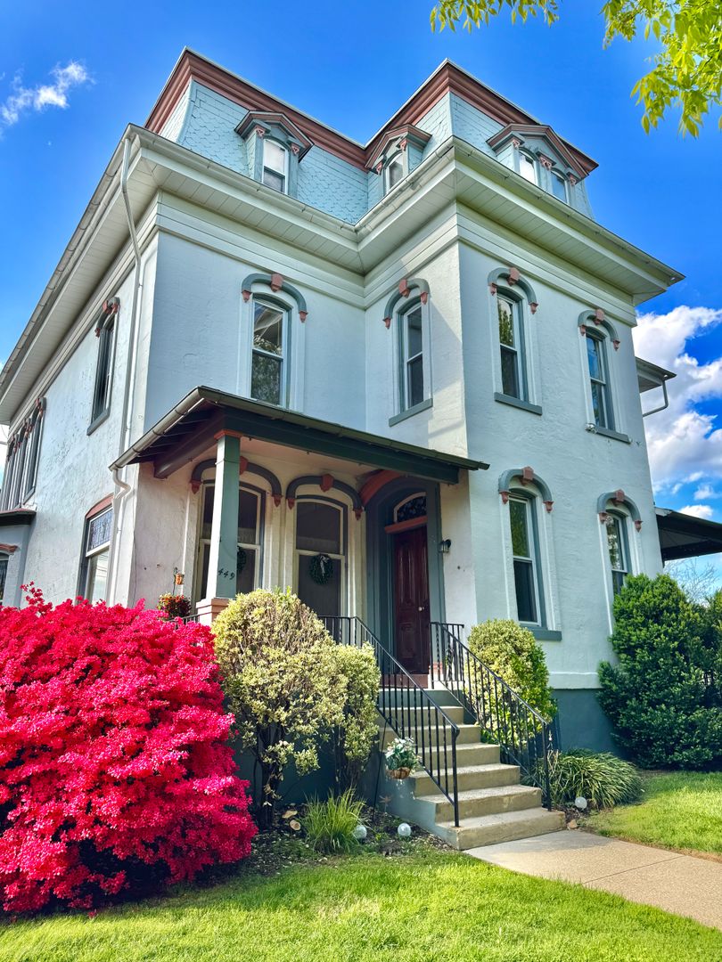 Emmaus Apartment: 449 Chestnut Street