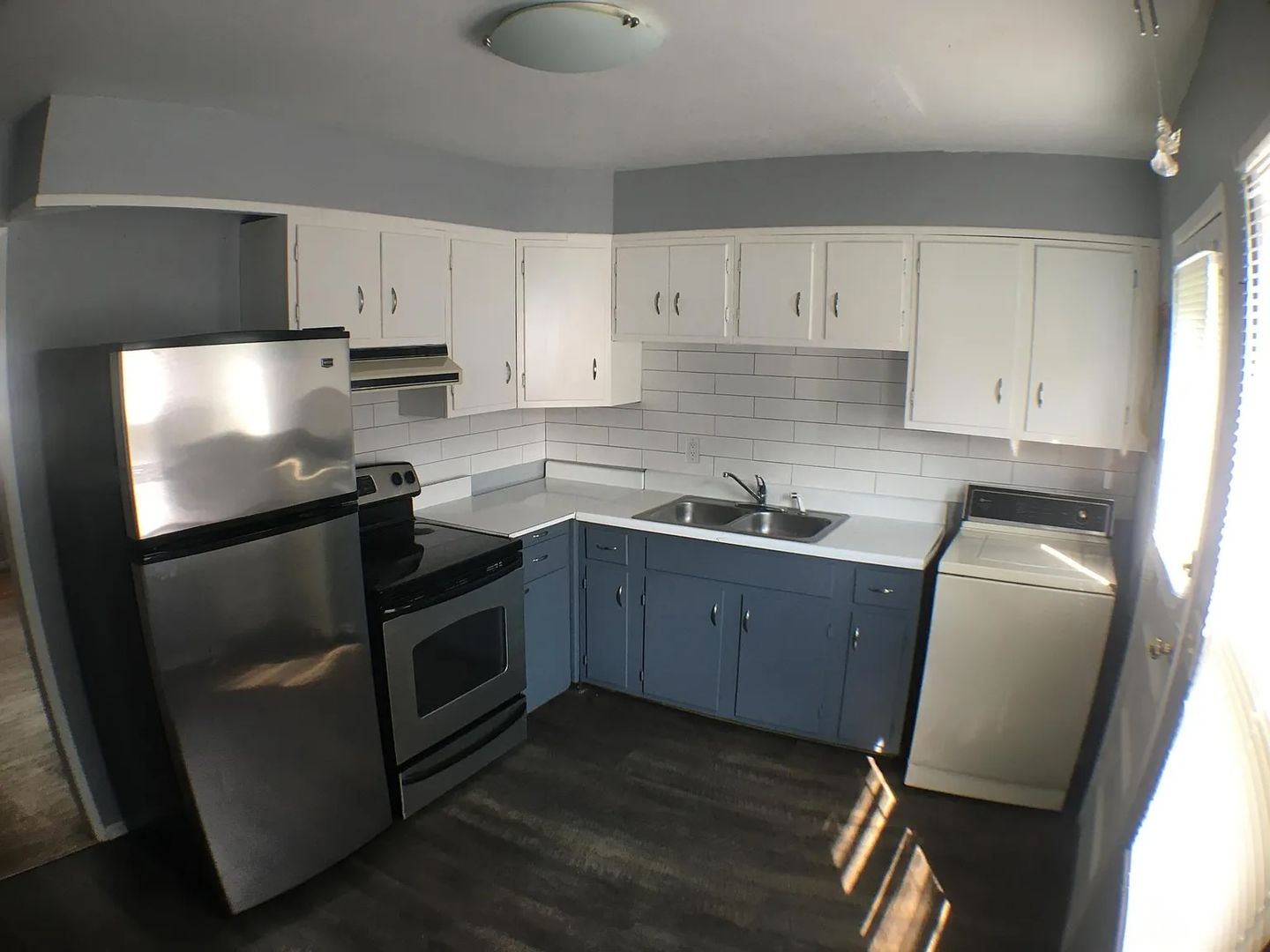 Bellevue House: 7419 S 41st Ave