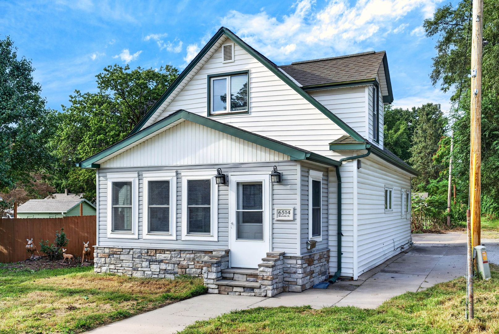 Omaha House: 6514 Blondo St