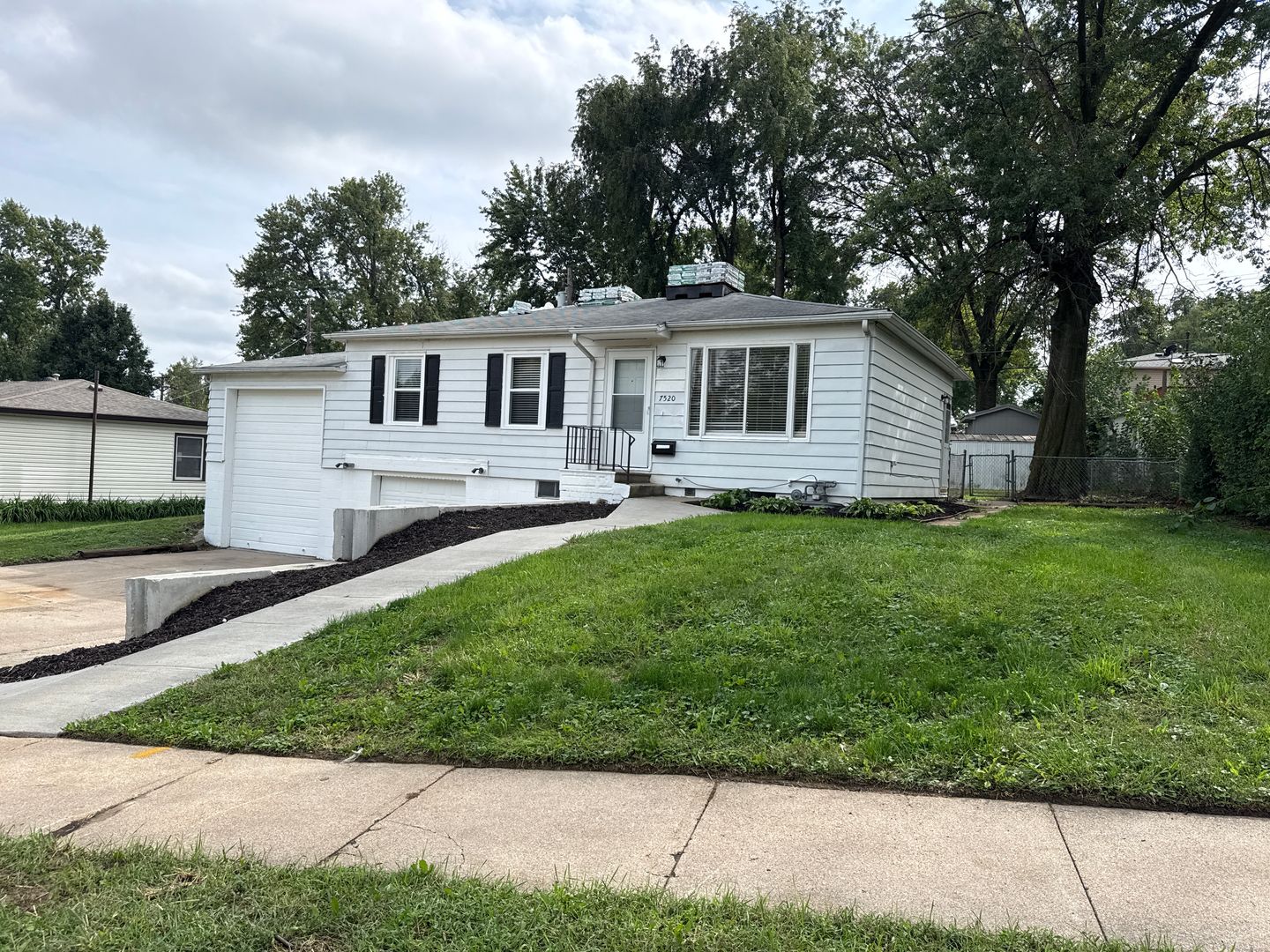 LaVista House: 7520 Terry Dr
