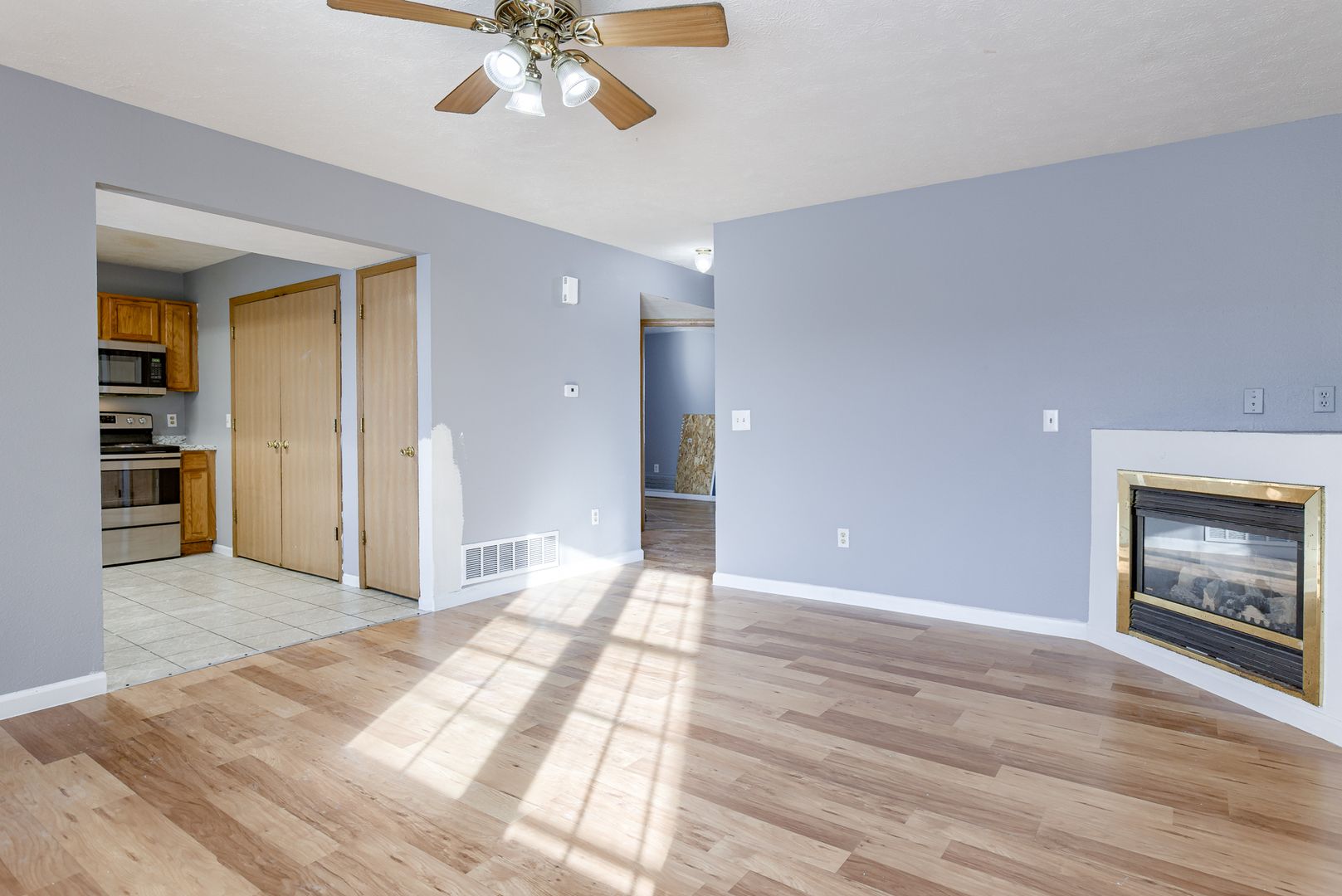 Lincoln Apartment: 2700-2730 N 1st St