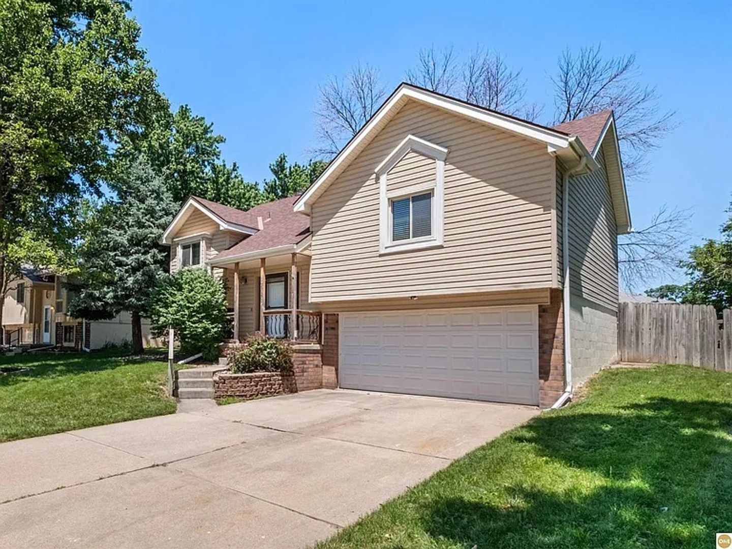Omaha House: 14614 Borman St